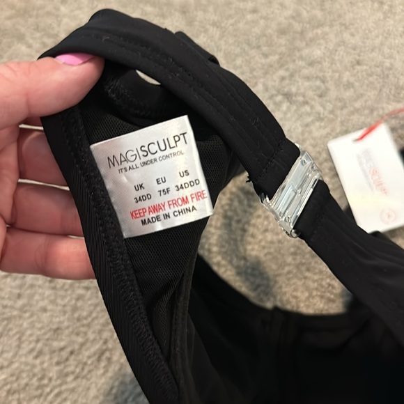 MAGISCULPT nwt US 34DDD swim bikini top 👙 - Picture 6 of 6